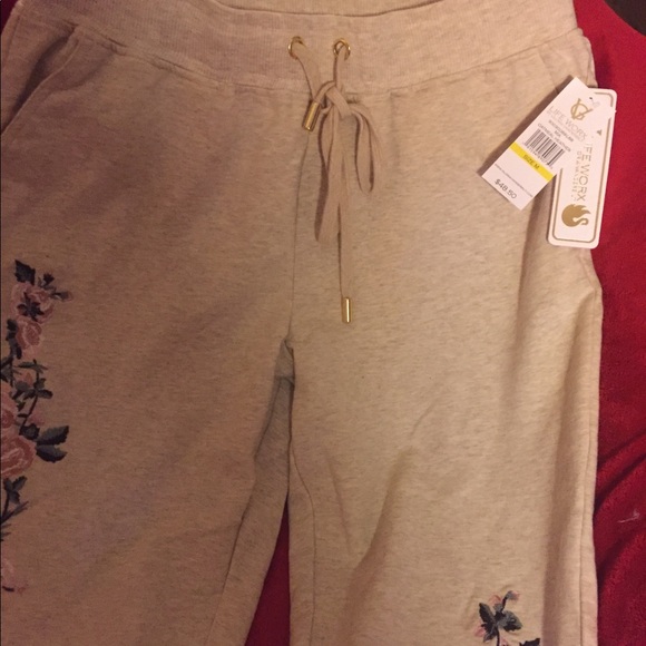 Capris - Picture 4 of 5